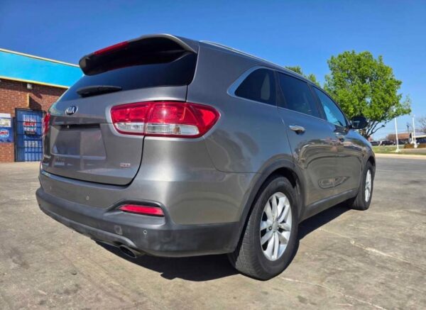 2017 Kia Sorento LX