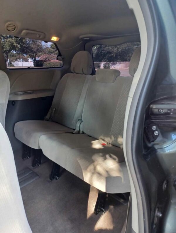 2018 Toyota Sienna LE