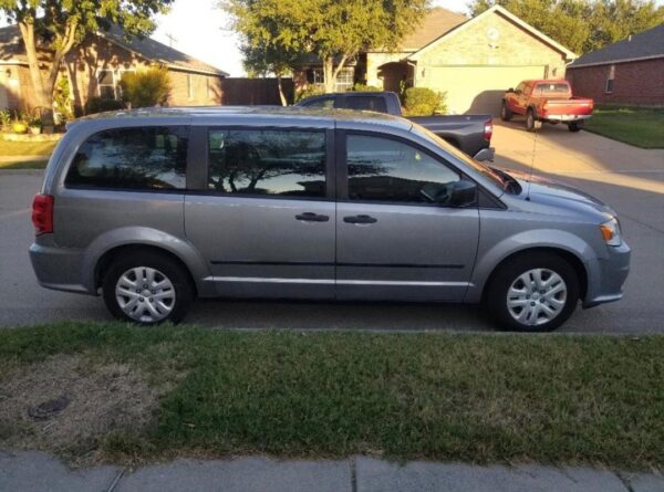 WhatsApp Image 2026-05-18 at 05.26.57 (1) 2015 Dodge Grand Caravan AVP
