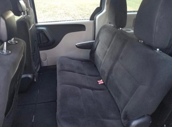 WhatsApp Image 2026-05-18 at 05.27.01 (1) 2015 Dodge Grand Caravan AVP